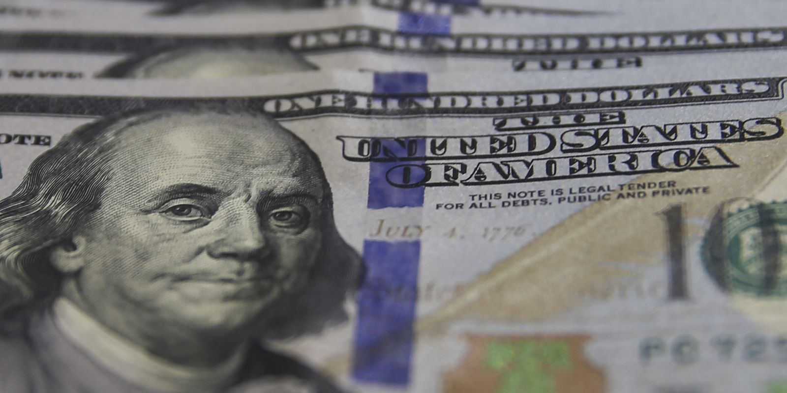 Dólar inicia mês em baixa com chances de negociação entre EUA e China